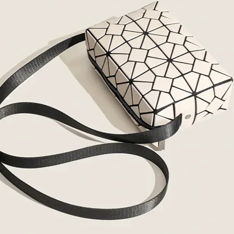 Elara Shoulder Bag