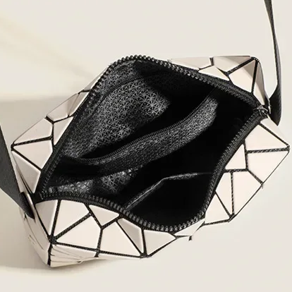 Elara Shoulder Bag