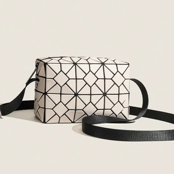 Elara Shoulder Bag