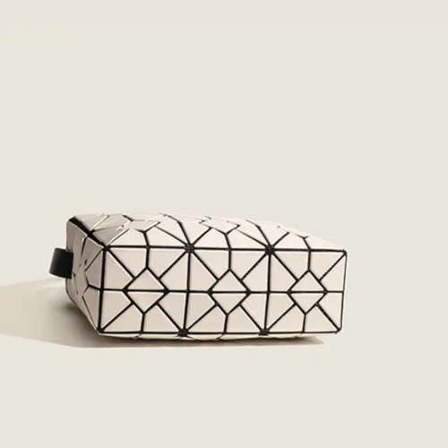 Elara Shoulder Bag