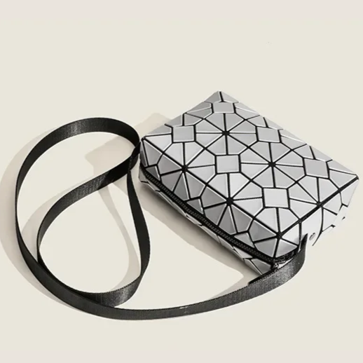 Elara Shoulder Bag