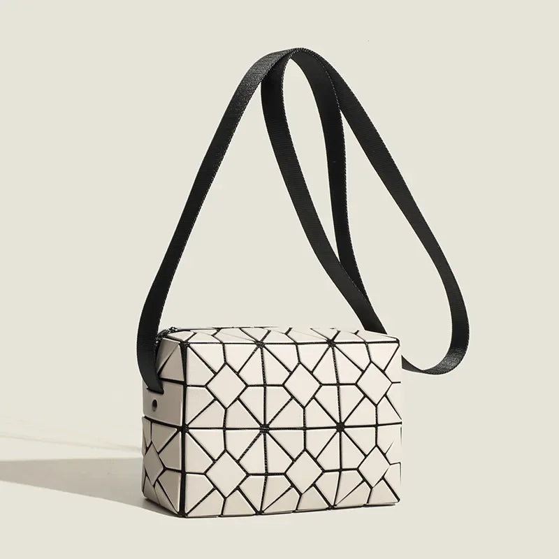 Elara Shoulder Bag