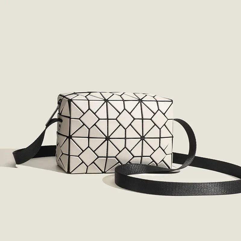 Elara Shoulder Bag