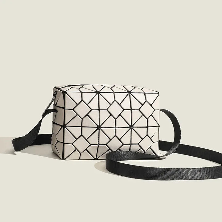 Elara Shoulder Bag