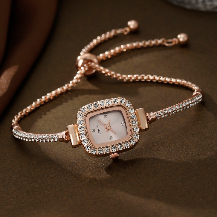 Luna Quartz Watch