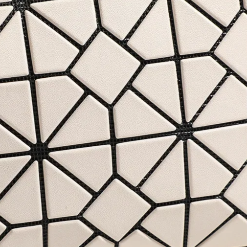 Elara Shoulder Bag