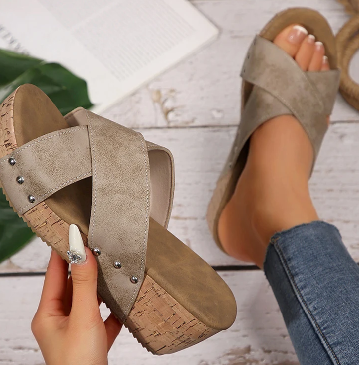 Vera Wedge Sandals
