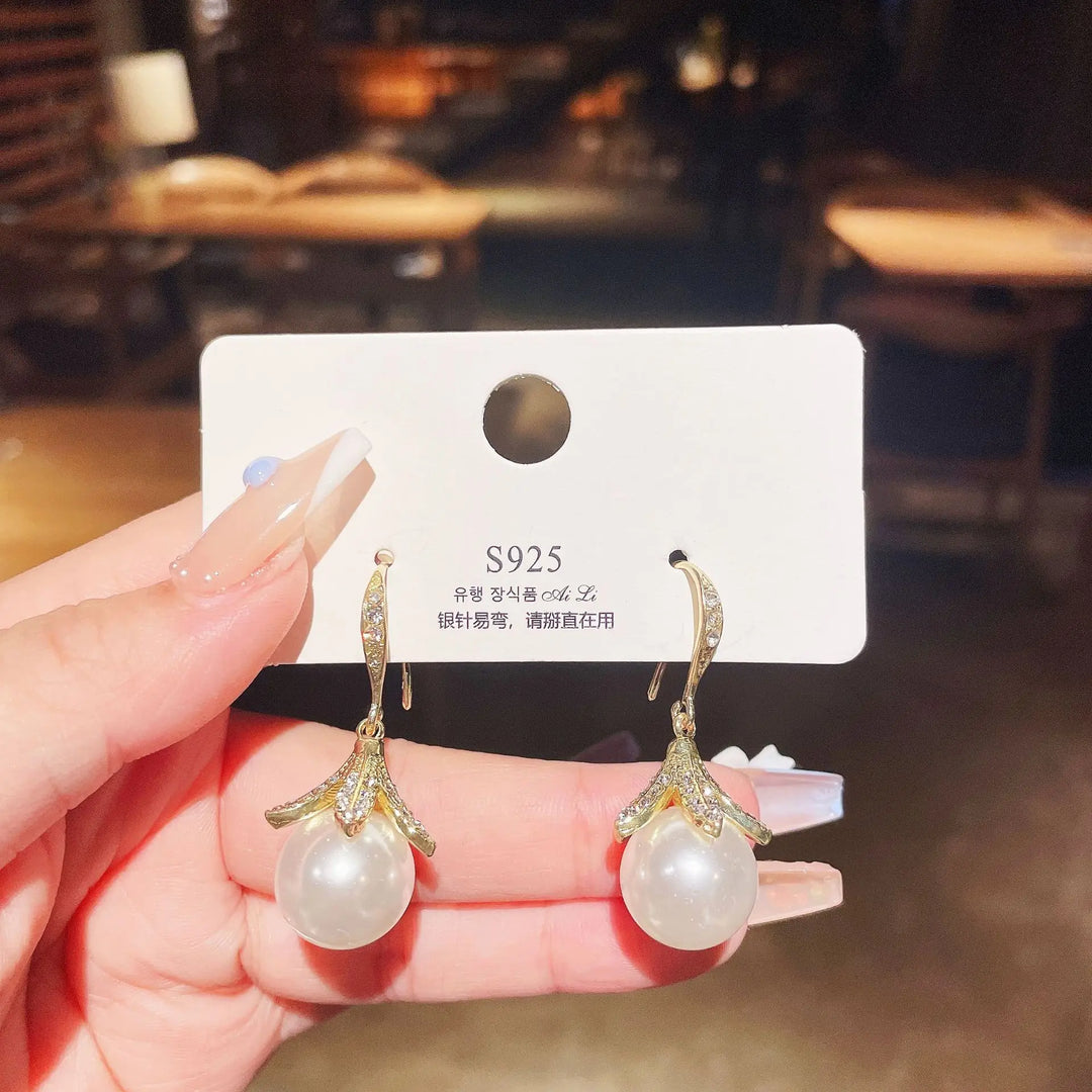 Isabella Luxe Pearl Earrings