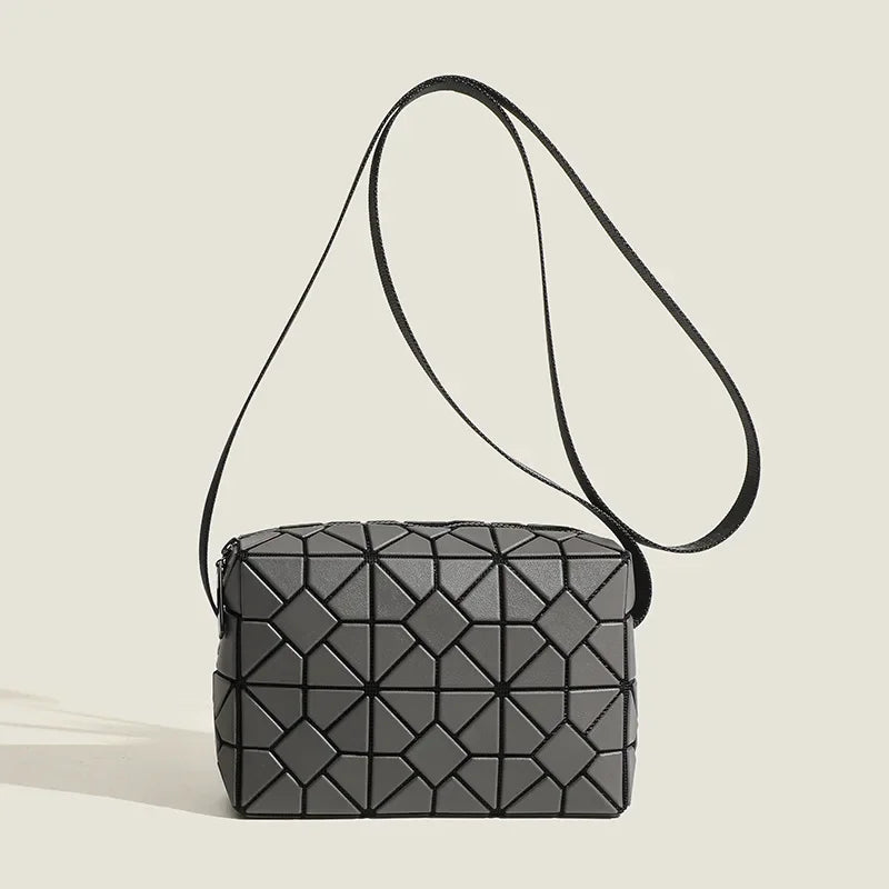 Elara Shoulder Bag