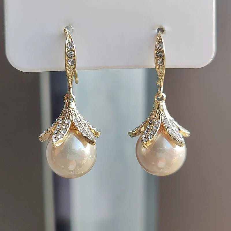 Isabella Luxe Pearl Earrings
