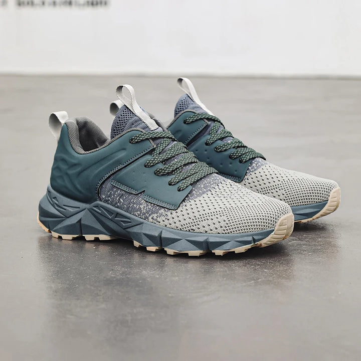 Lucan Bolt Sneakers