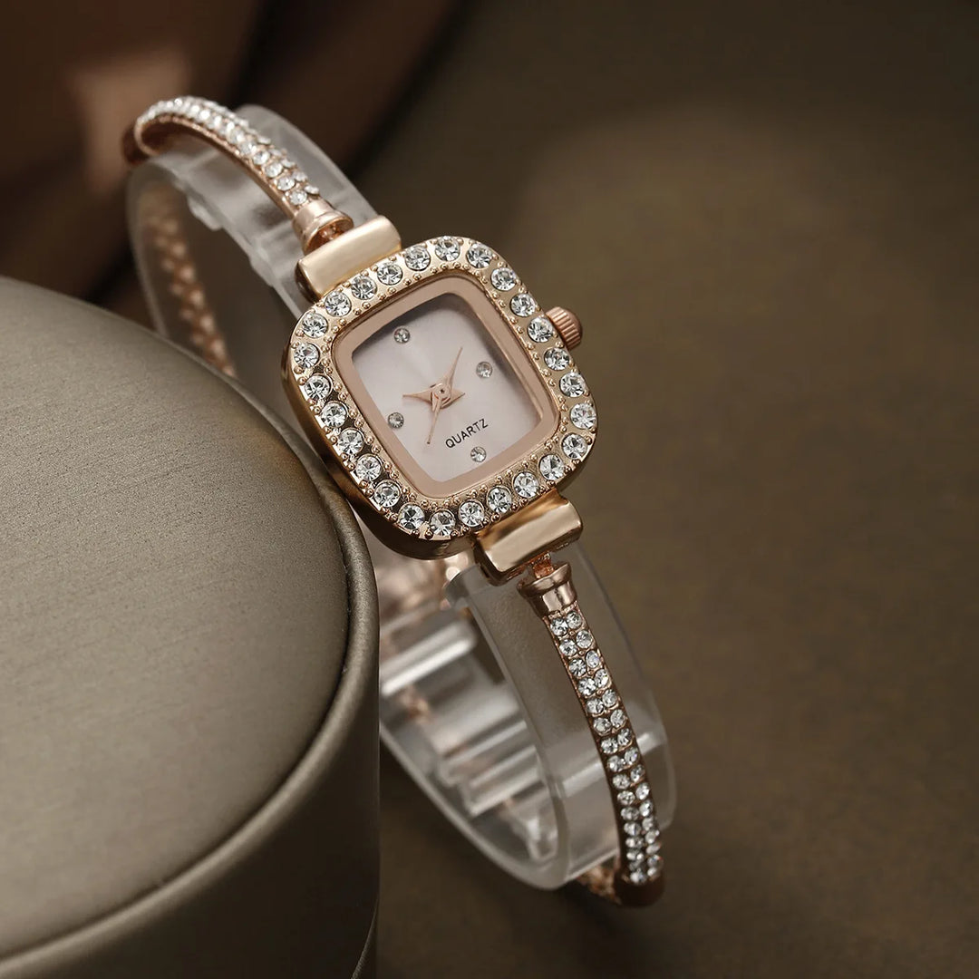 Luna Quartz Watch