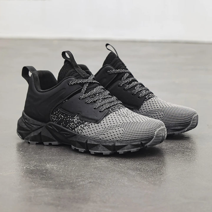 Lucan Bolt Sneakers