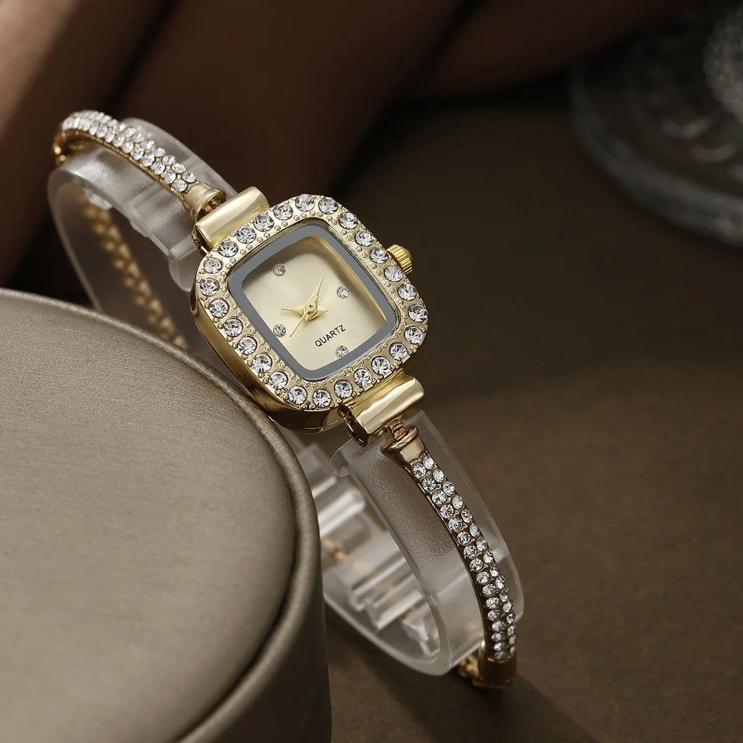 Luna Quartz Watch