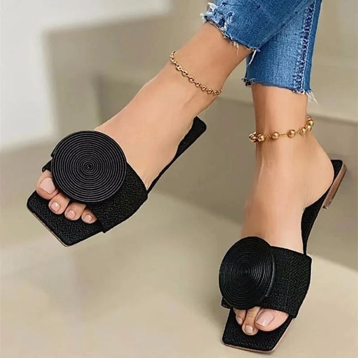 Soléa Round Buckle Sandals