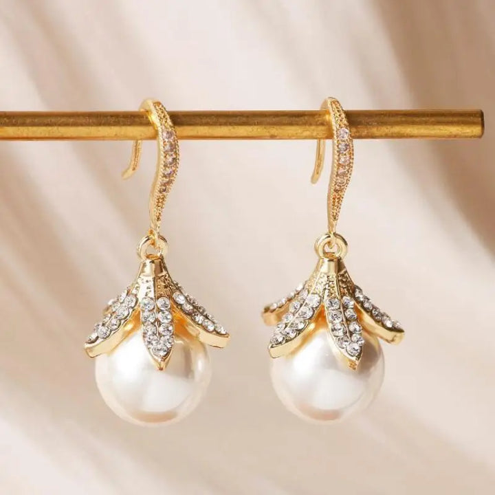 Isabella Luxe Pearl Earrings