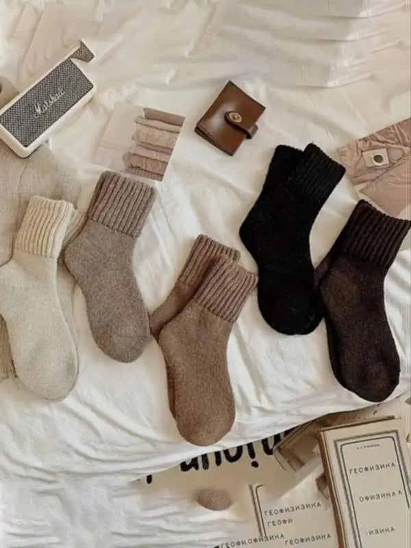 Women's Comfy Fall & Winter Mid-Calf Socks (5 Pairs)